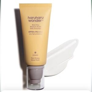 Haruharu Wonder Black Rice Moisture Airyfit Daily Sunscreen